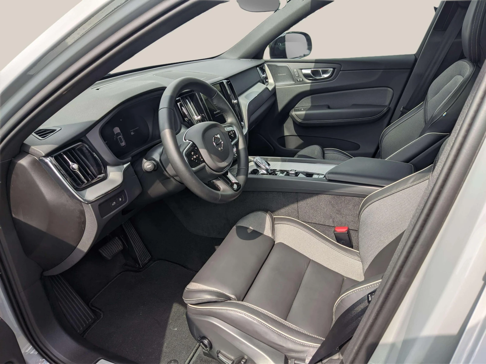 Volvo XC60 2.0 - изображение 7