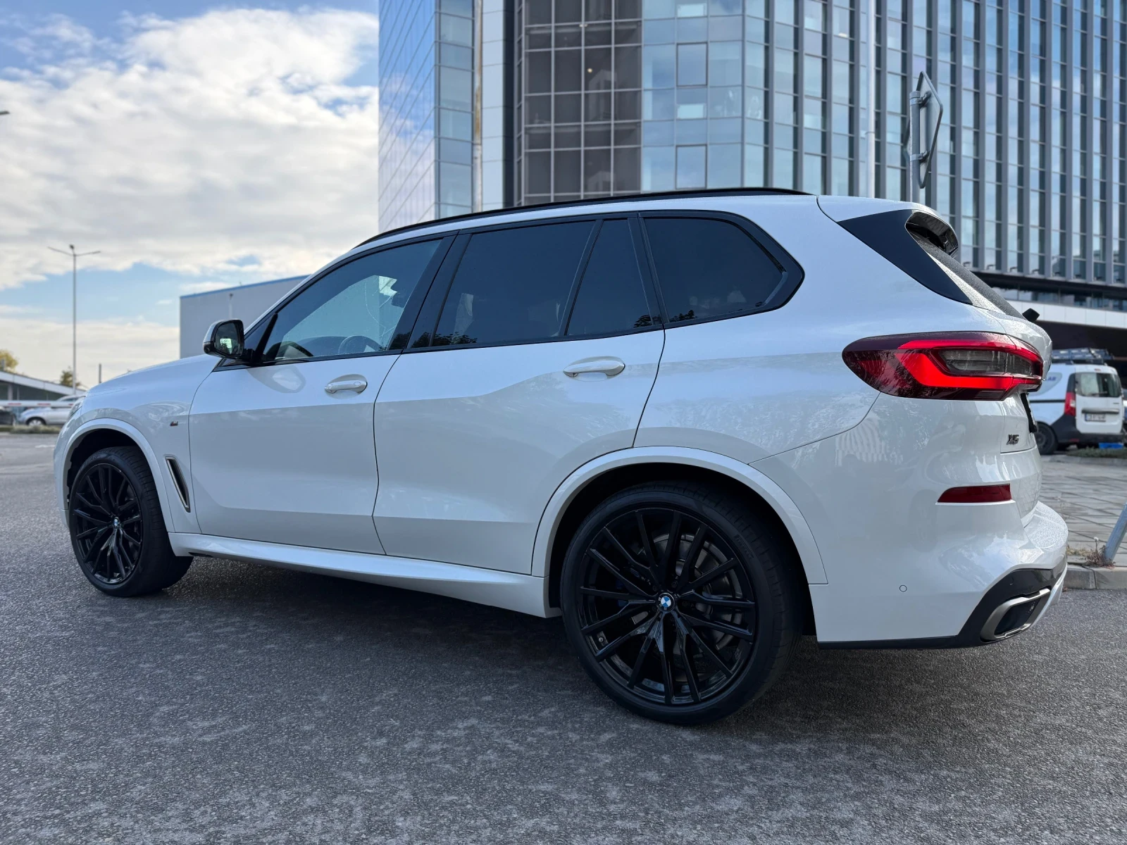 BMW X5 M50d - изображение 10