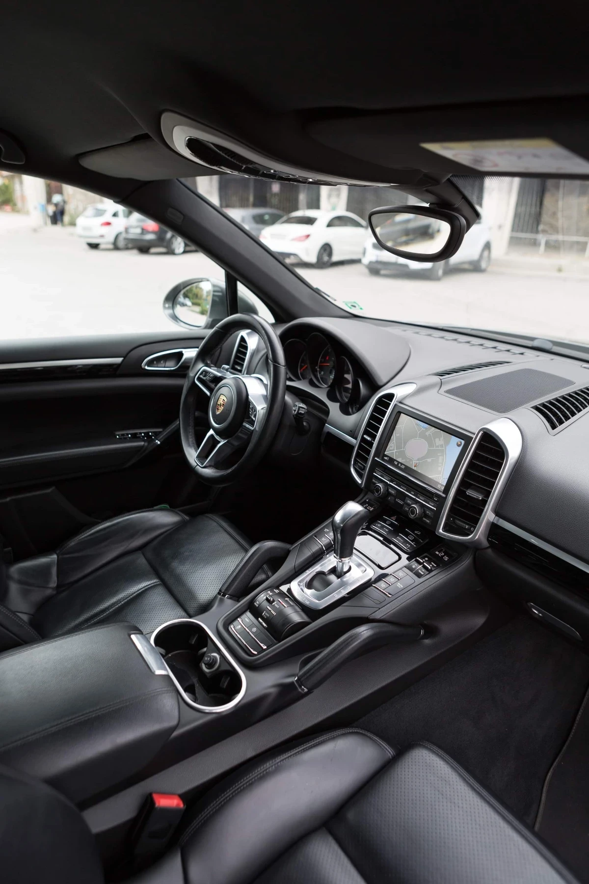 Porsche Cayenne 3.0D, снимка 9 - Автомобили и джипове - 53748538