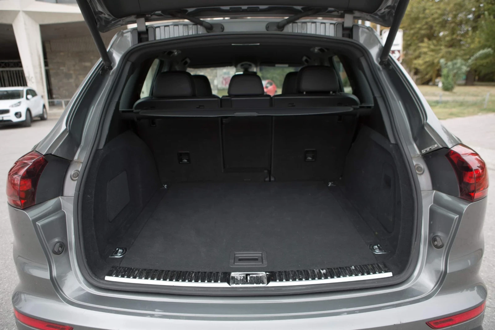 Porsche Cayenne 3.0D, снимка 4 - Автомобили и джипове - 53748538