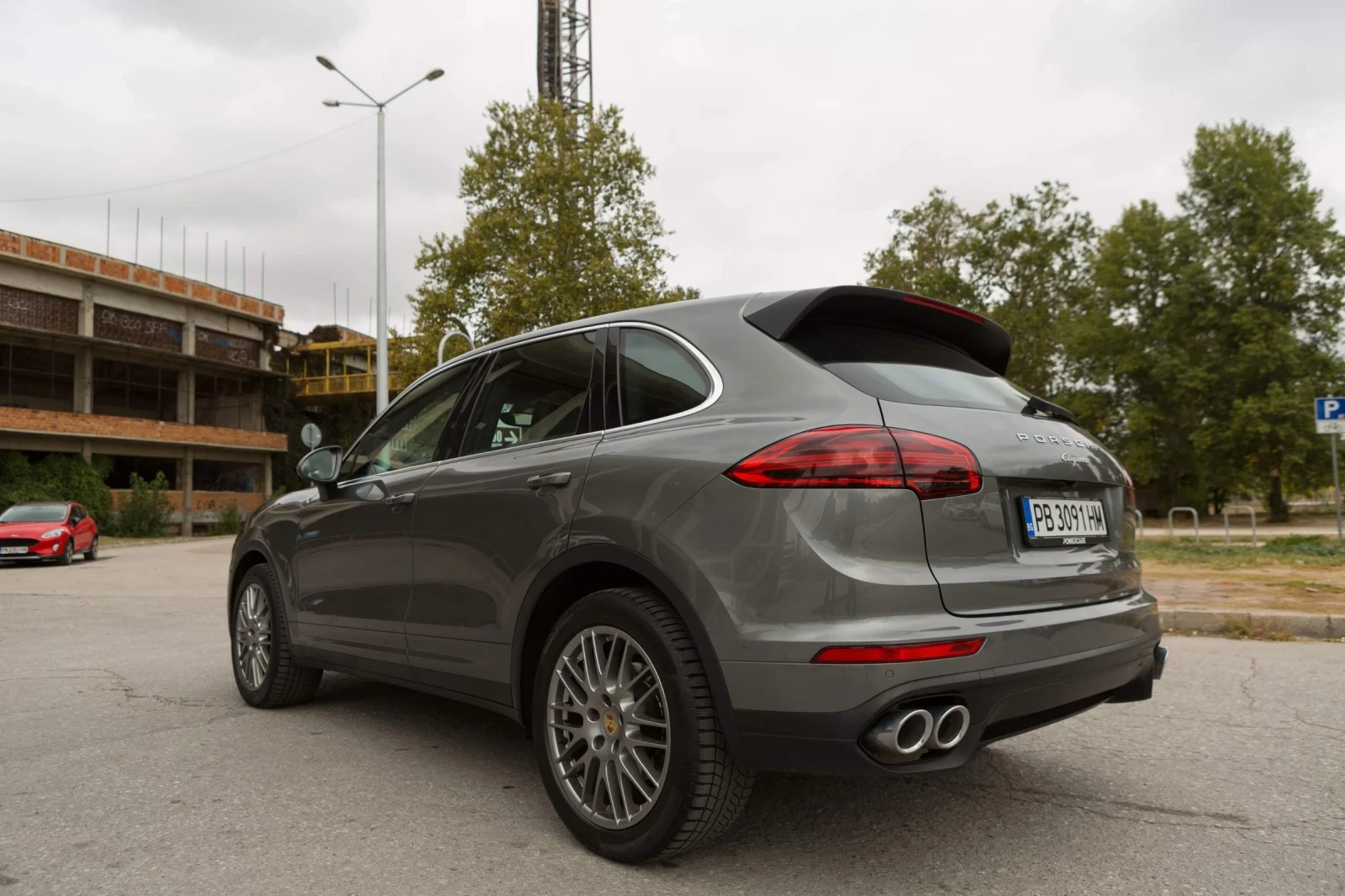 Porsche Cayenne 3.0D, снимка 2 - Автомобили и джипове - 53748538