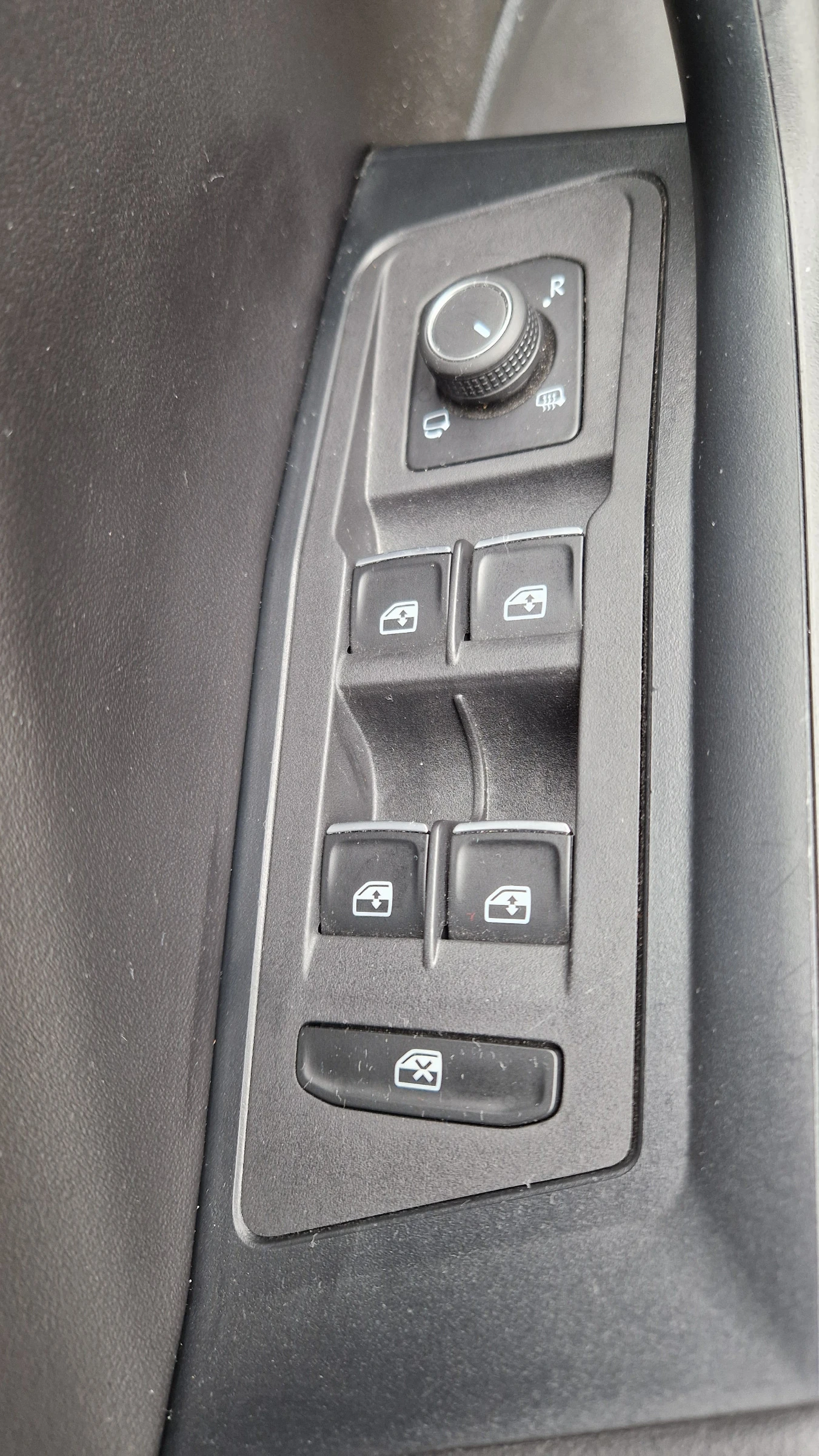 VW T-Roc 2.0 TSI OPF 4MOTION DSG, снимка 12 - Автомобили и джипове - 54294812