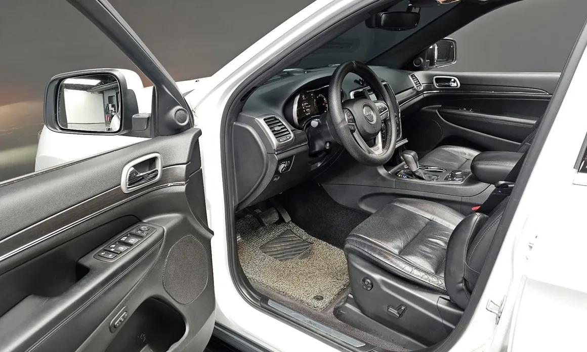 Jeep Grand Wagoneer, снимка 11 - Автомобили и джипове - 54858621