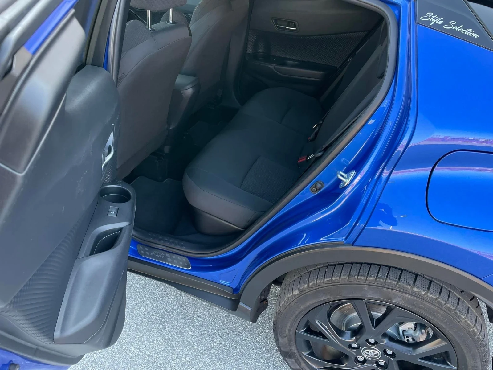 Toyota C-HR 1.8 Hybrid , снимка 3 - Автомобили и джипове - 54870643