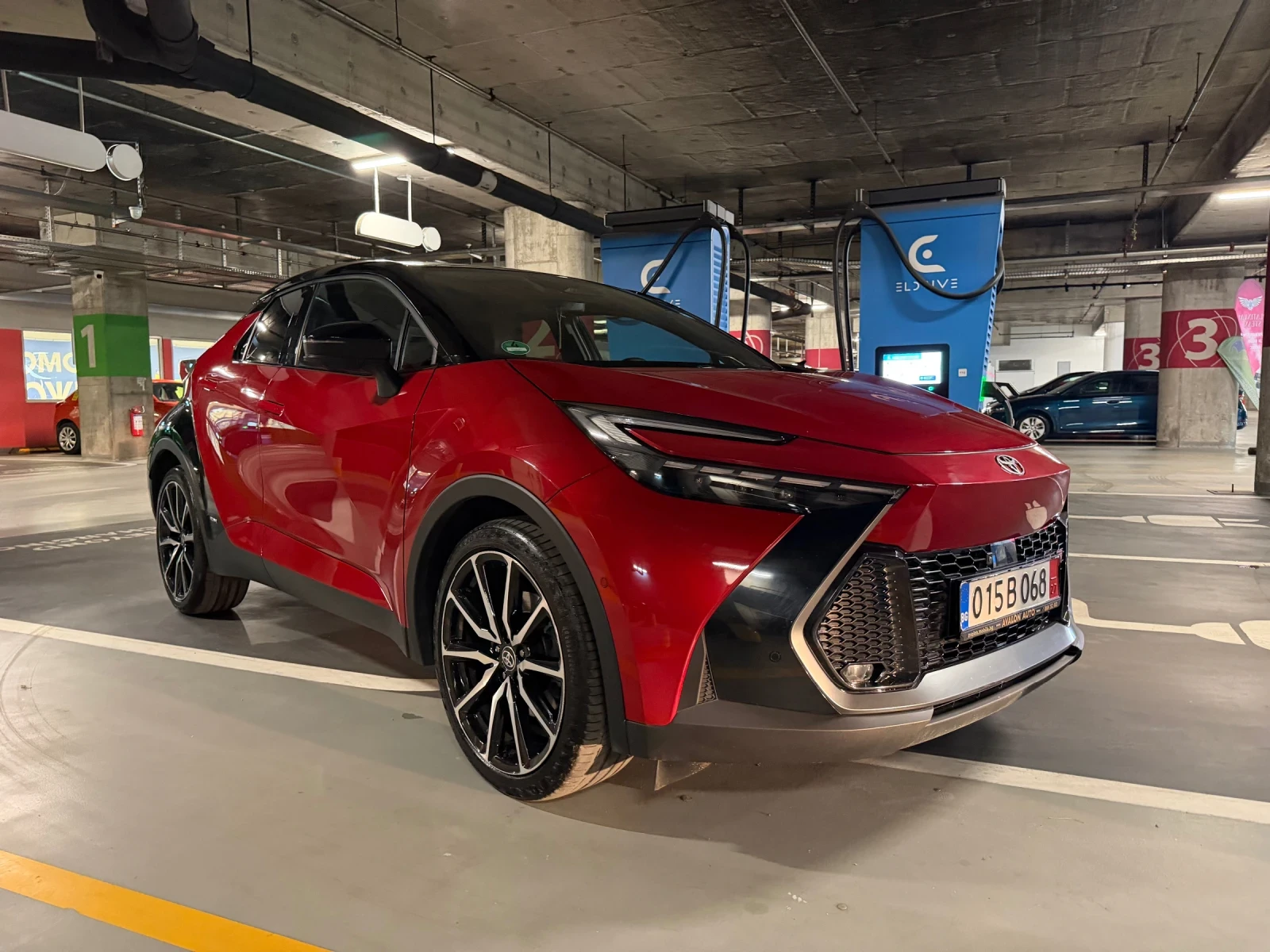 Toyota C-HR 2.0HEV/197HP/GR-SPORT/AWD/360/NAVI/CPLAY/ГАРАНЦИЯ/, снимка 3 - Автомобили и джипове - 55451222