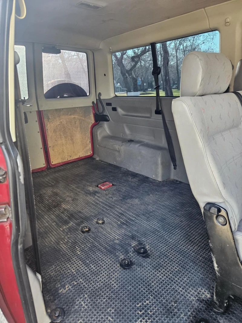 VW T4 2.5 TDI 4x4, снимка 10 - Бусове и автобуси - 48415547