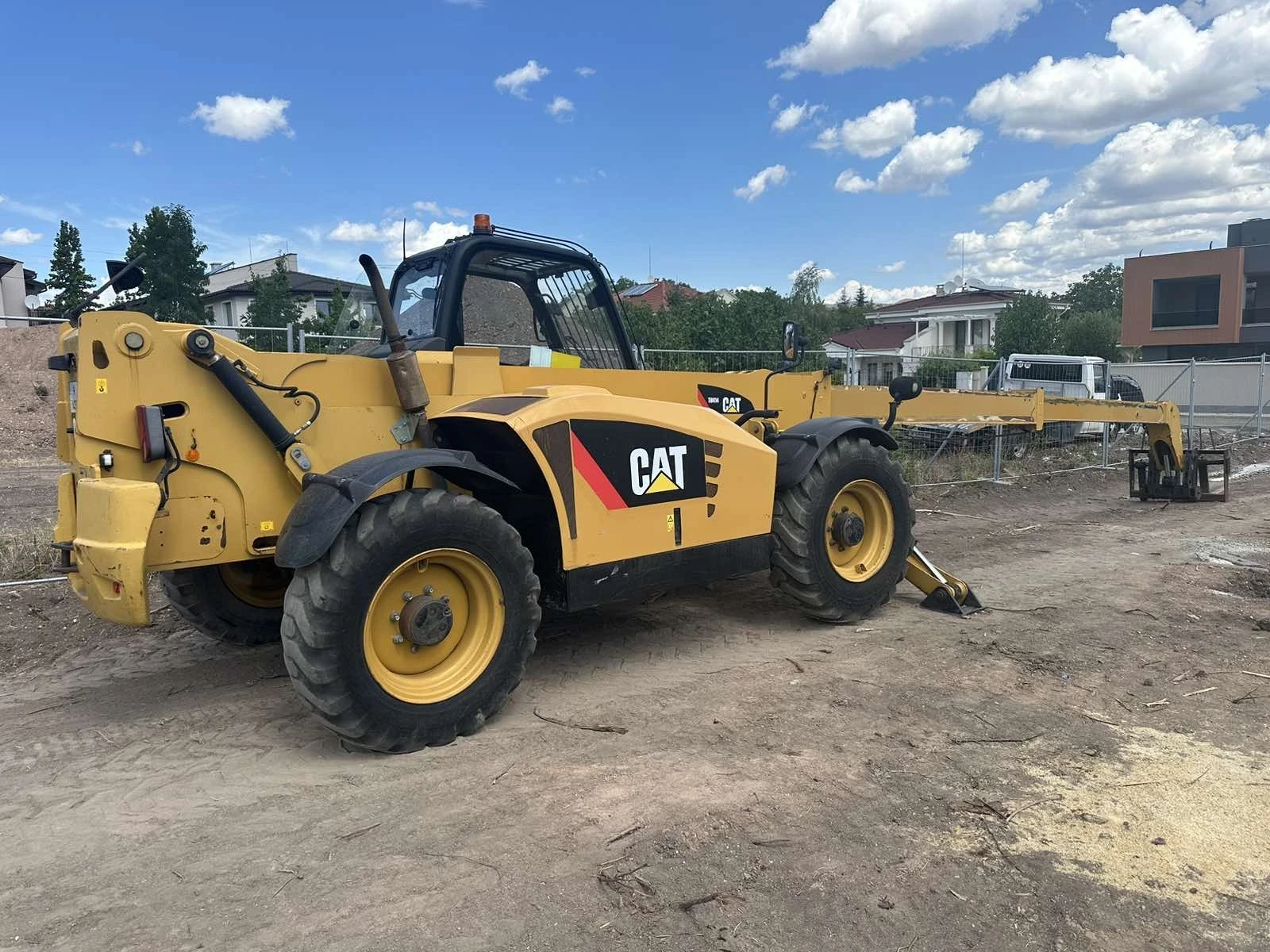 Телескопични товарачи Caterpillar CAT TH 414 - изображение 4