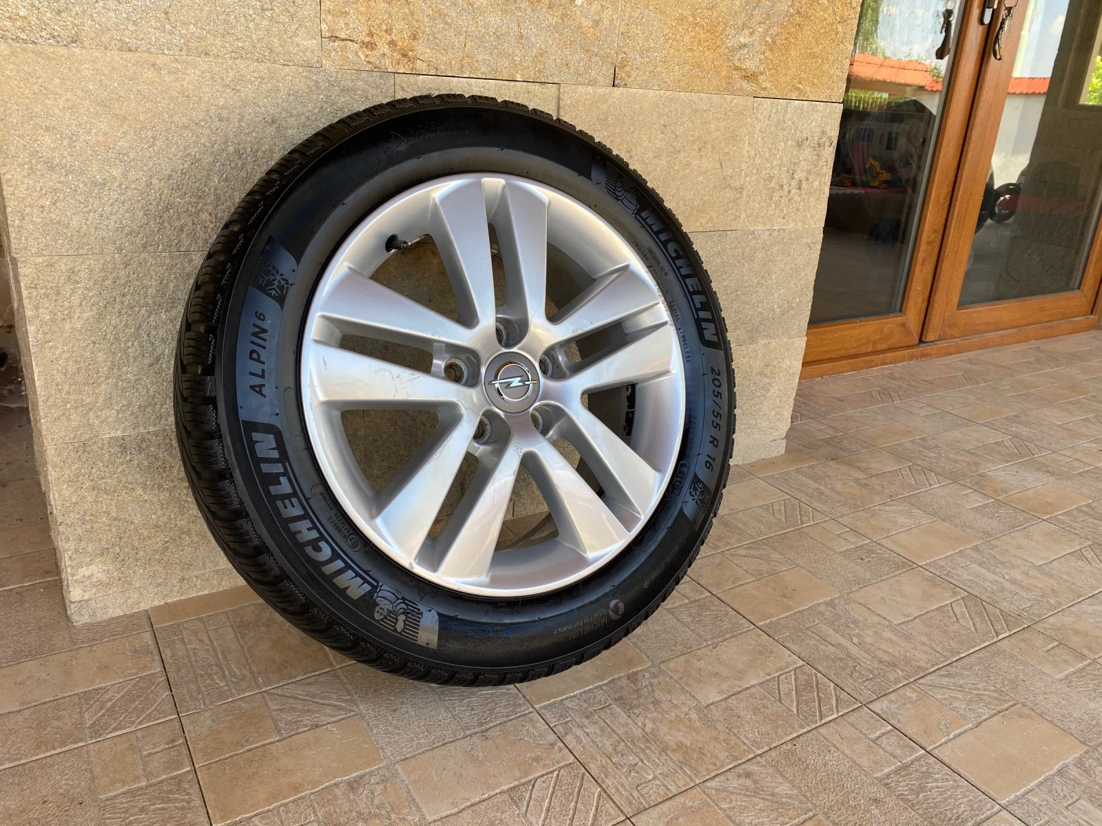 Гуми с джанти Michelin 205/55R16, снимка 5 - Гуми и джанти - 55587497