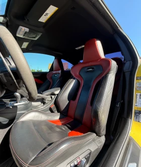 BMW M4 Heritage Edition interior, снимка 10