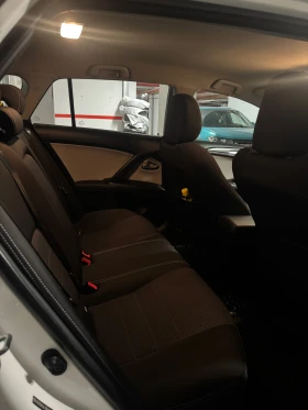 Toyota Avensis Business edition touring, снимка 11
