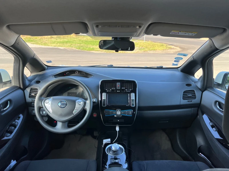 Nissan Leaf , снимка 9 - Автомобили и джипове - 46437125