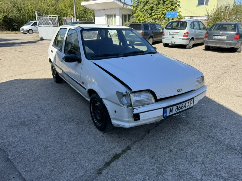 Ford Fiesta 1.8, снимка 2 - Автомобили и джипове - 47436534