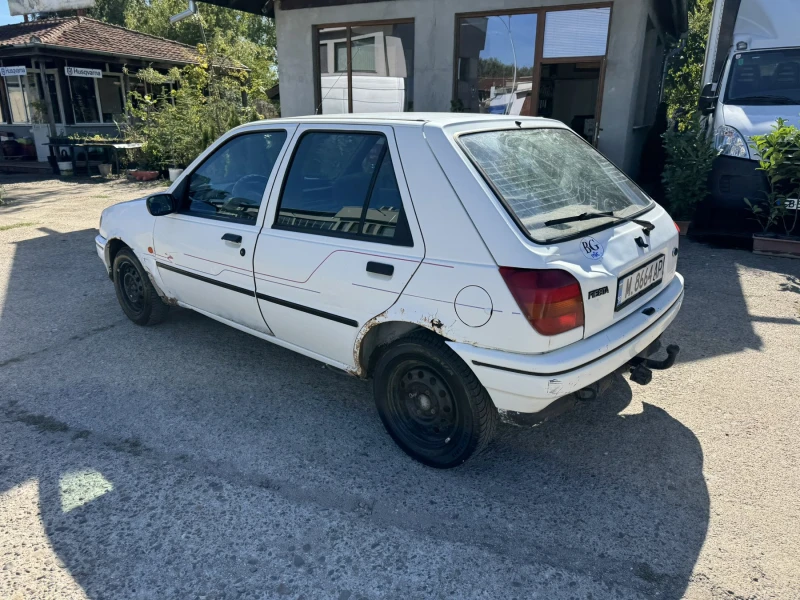 Ford Fiesta 1.8, снимка 5 - Автомобили и джипове - 47436534