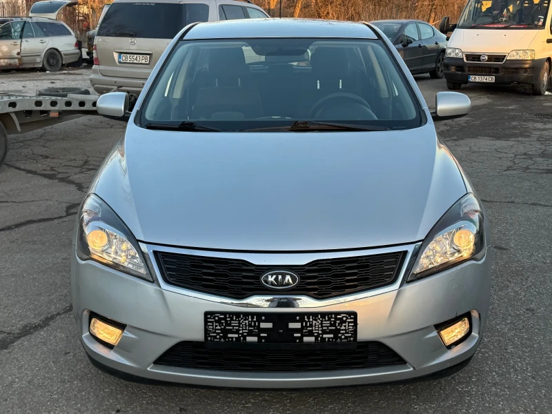 Kia Ceed, снимка 5 - Автомобили и джипове - 48409640