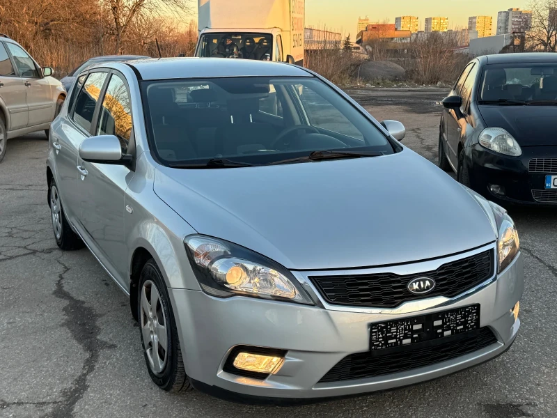 Kia Ceed, снимка 3 - Автомобили и джипове - 48409640