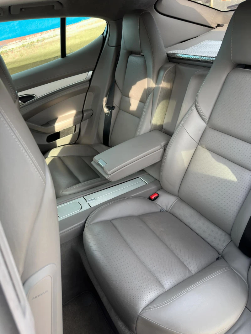 Porsche Panamera 4S, снимка 8 - Автомобили и джипове - 52556154