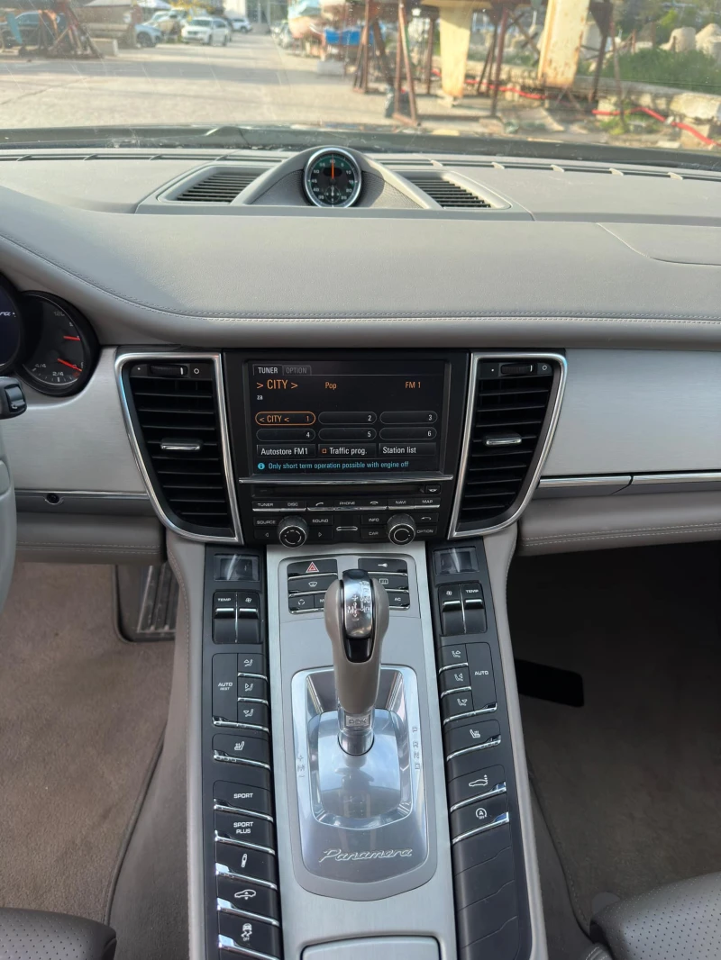 Porsche Panamera 4S, снимка 10 - Автомобили и джипове - 52556154