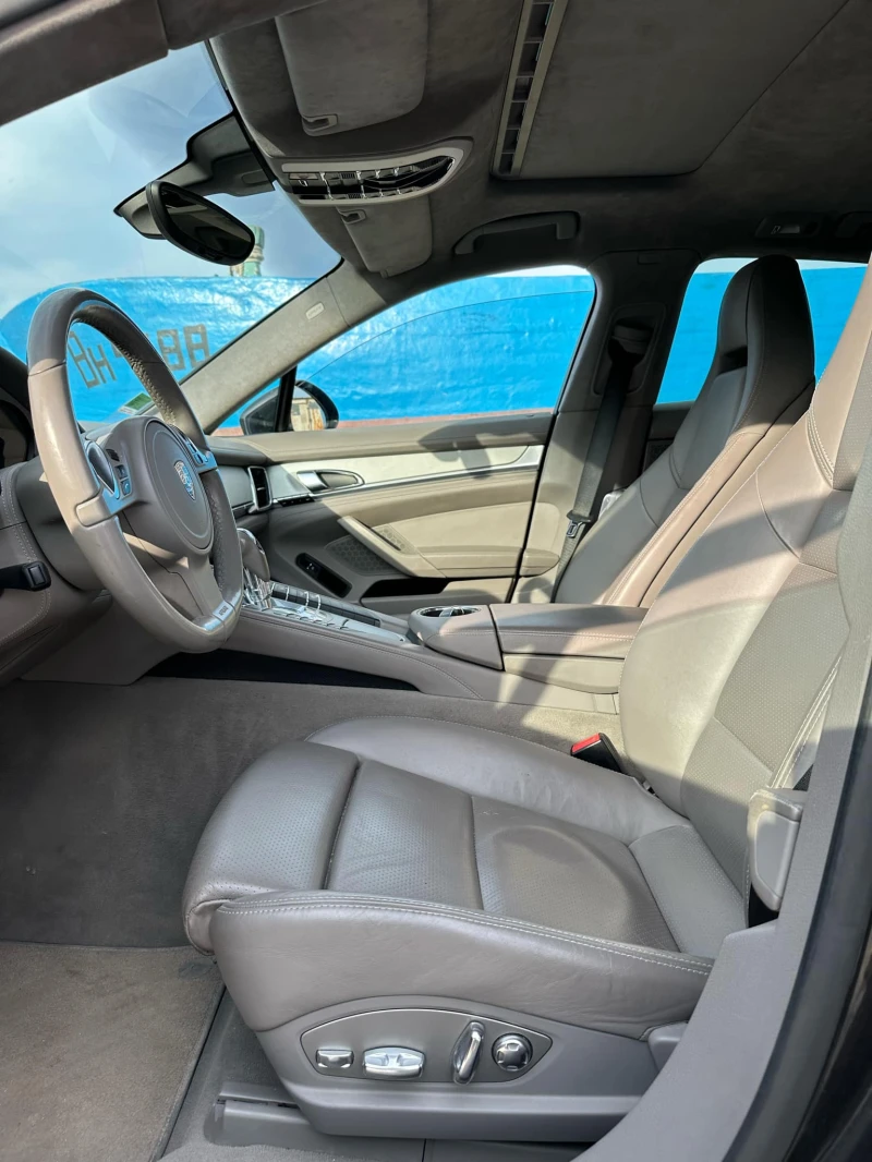 Porsche Panamera 4S, снимка 9 - Автомобили и джипове - 52556154