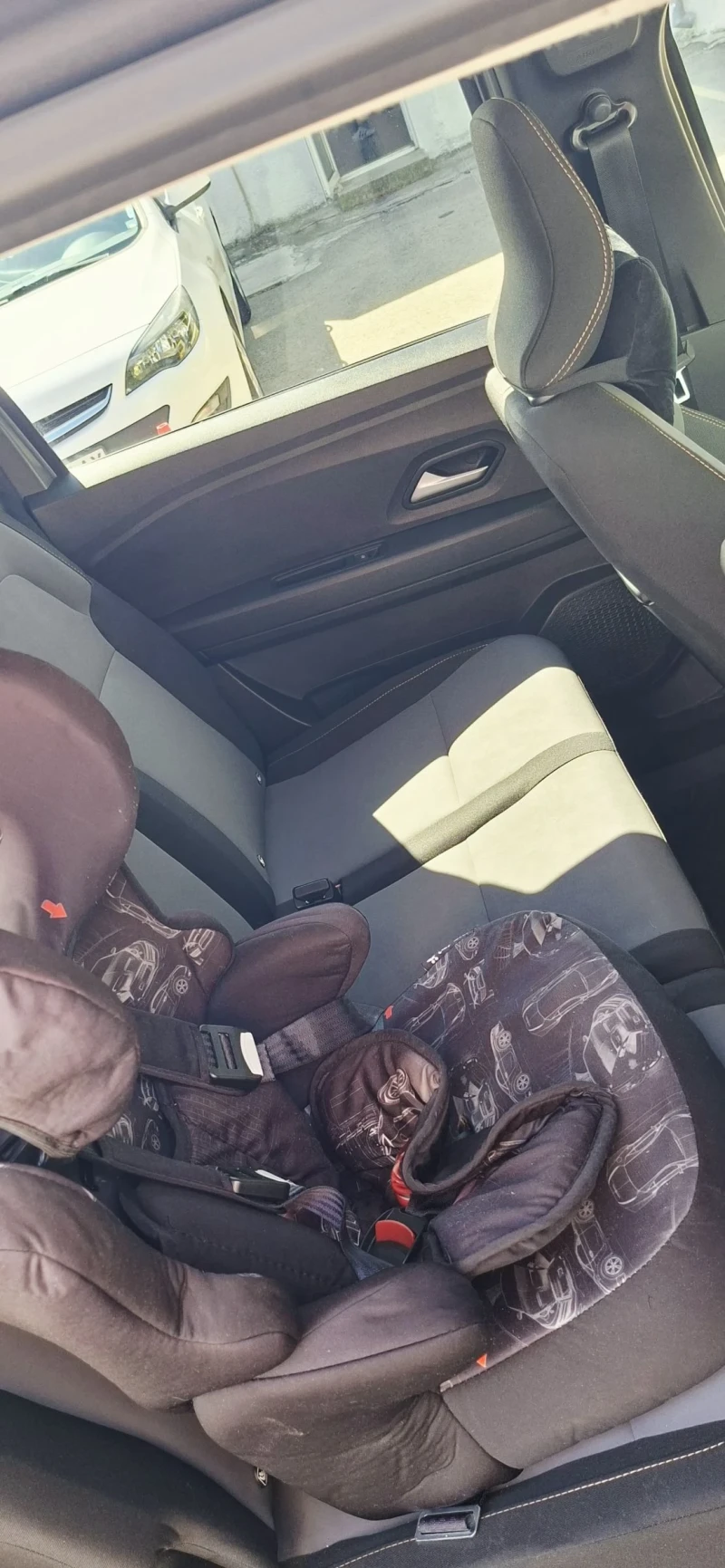 Dacia Jogger 1.0 Бензин/Газ, снимка 12 - Автомобили и джипове - 52230134