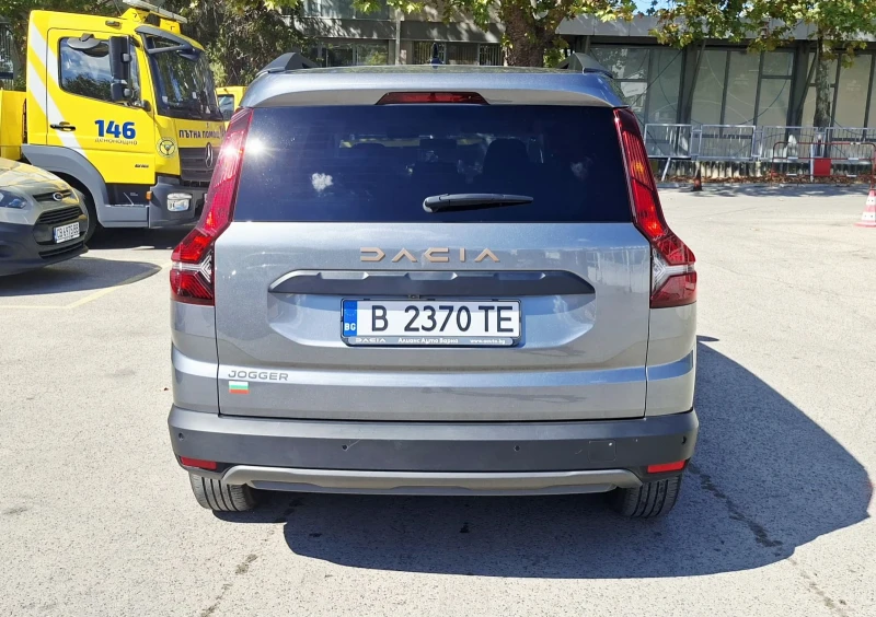 Dacia Jogger 1.0 Бензин/Газ, снимка 6 - Автомобили и джипове - 52230134
