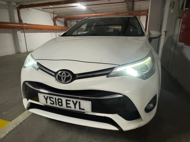 Toyota Avensis Business edition touring, снимка 16 - Автомобили и джипове - 52794465