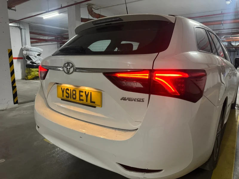 Toyota Avensis Business edition touring, снимка 8 - Автомобили и джипове - 52794465
