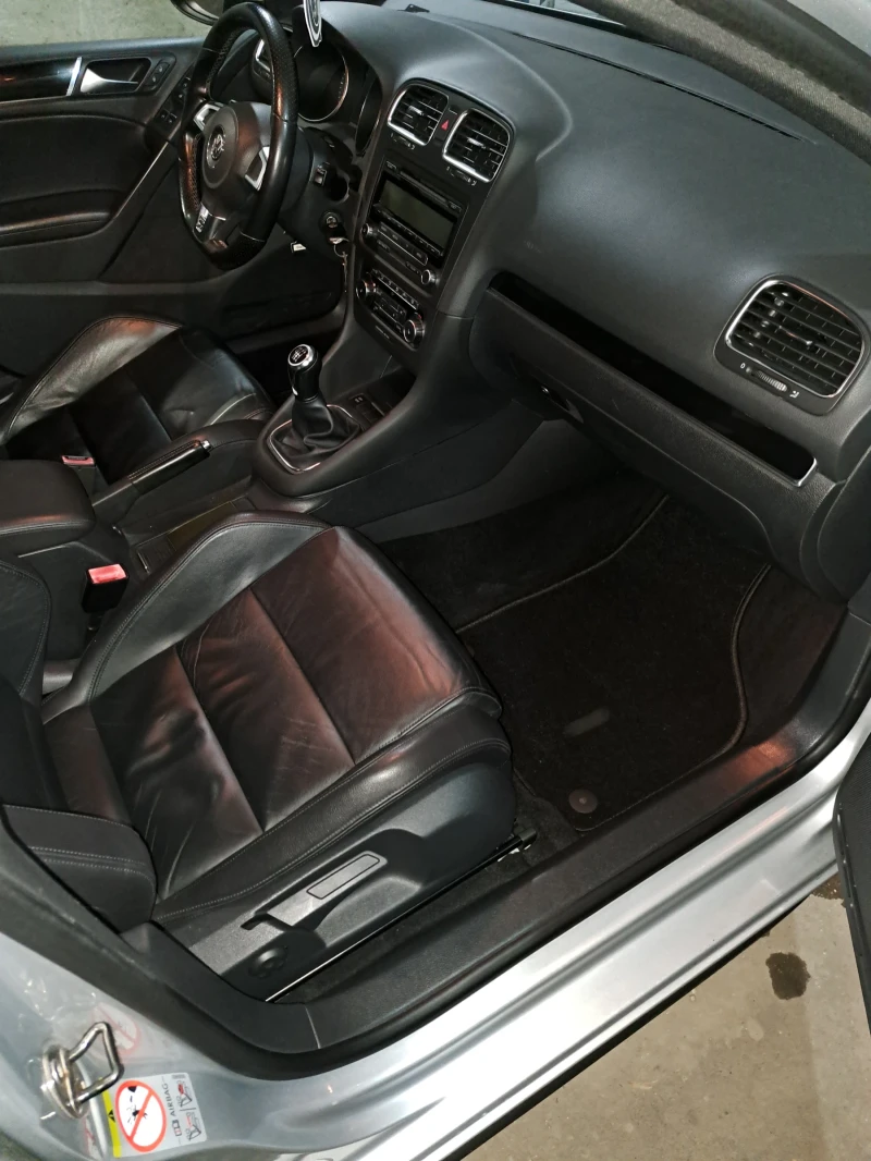 VW Golf, снимка 5 - Автомобили и джипове - 52968593