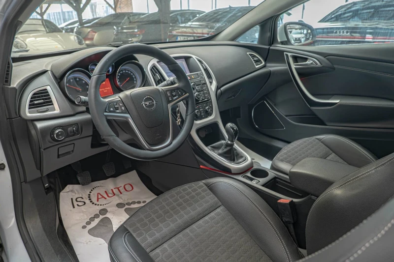 Opel Astra Coupe/GTC/Автопилот/Sport/Navi, снимка 6 - Автомобили и джипове - 53055877