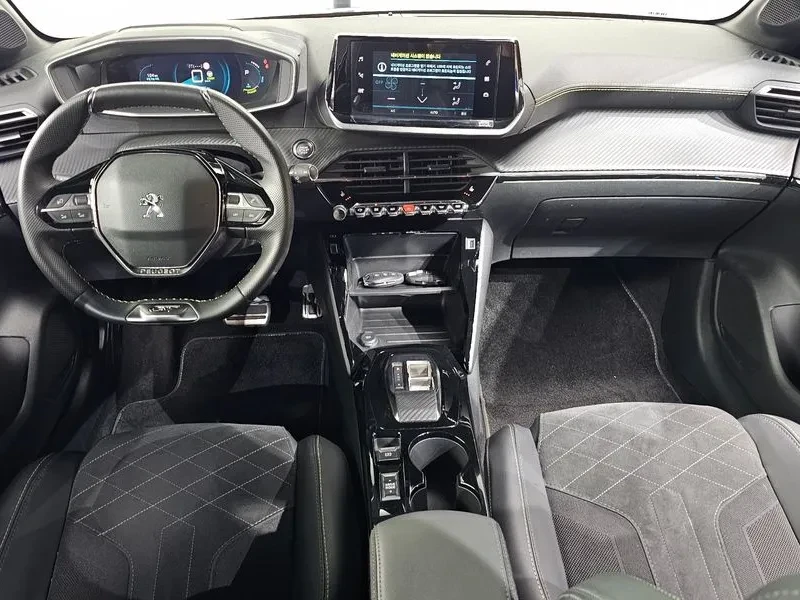 Peugeot 208 GT, снимка 7 - Автомобили и джипове - 55737360