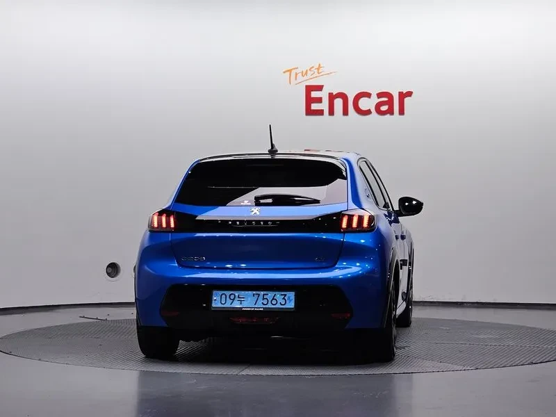 Peugeot 208 GT, снимка 4 - Автомобили и джипове - 55737360