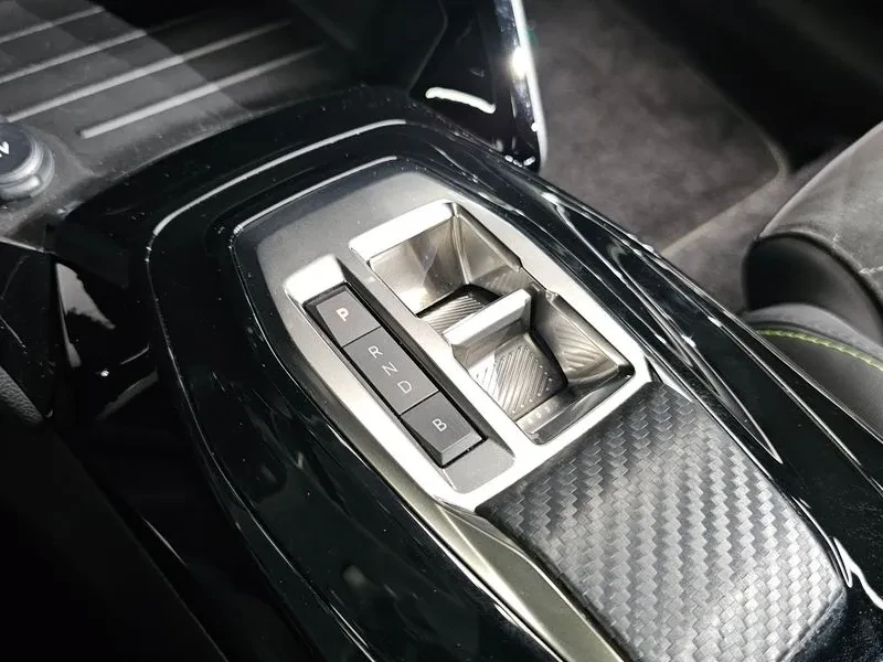 Peugeot 208 GT, снимка 9 - Автомобили и джипове - 55737360