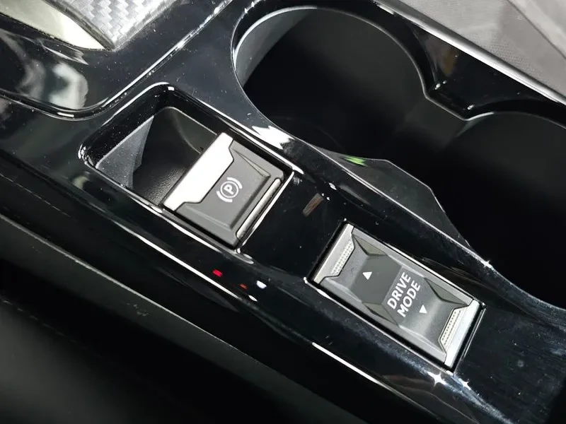 Peugeot 208 GT, снимка 17 - Автомобили и джипове - 55737360