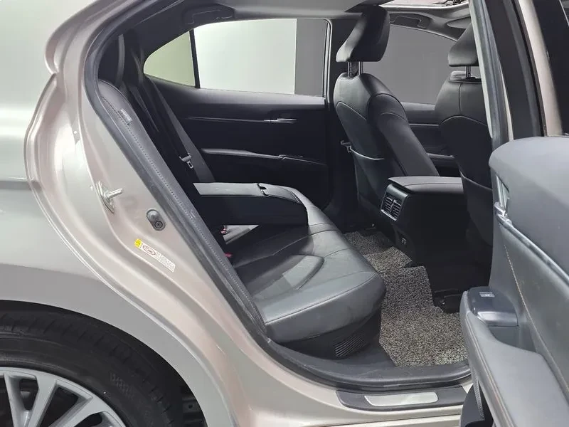 Toyota Camry 2.5 HYBRID| ���������| �������| ������� | Mobile.bg � ����������� 10