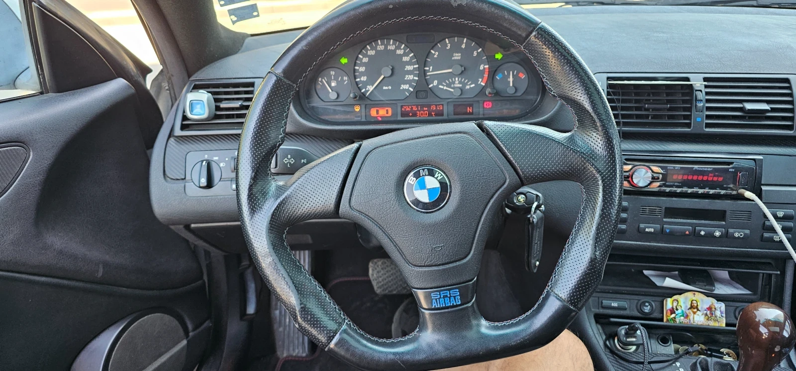 BMW 320  - изображение 6
