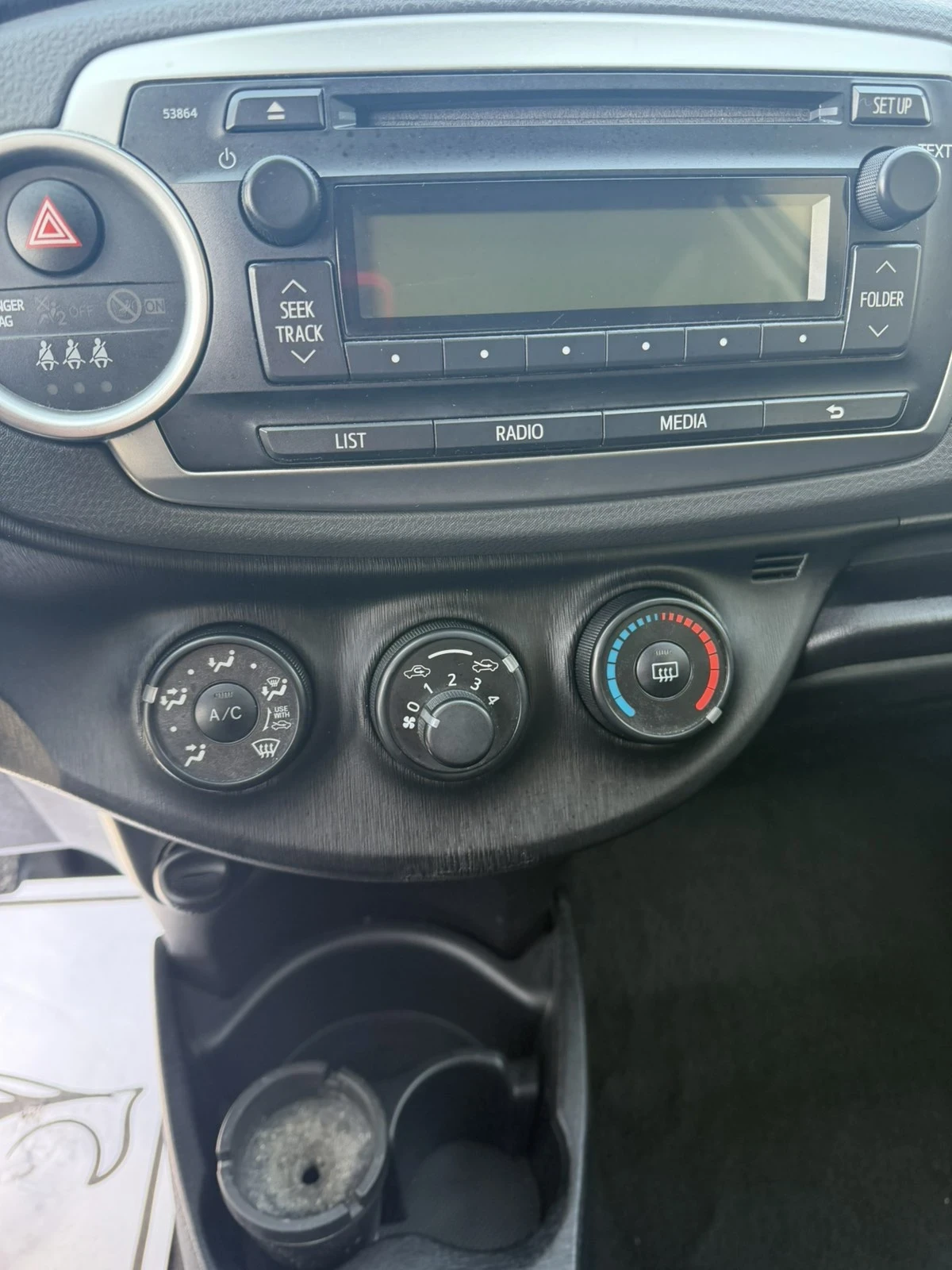 Toyota Yaris, снимка 11 - Автомобили и джипове - 54048700