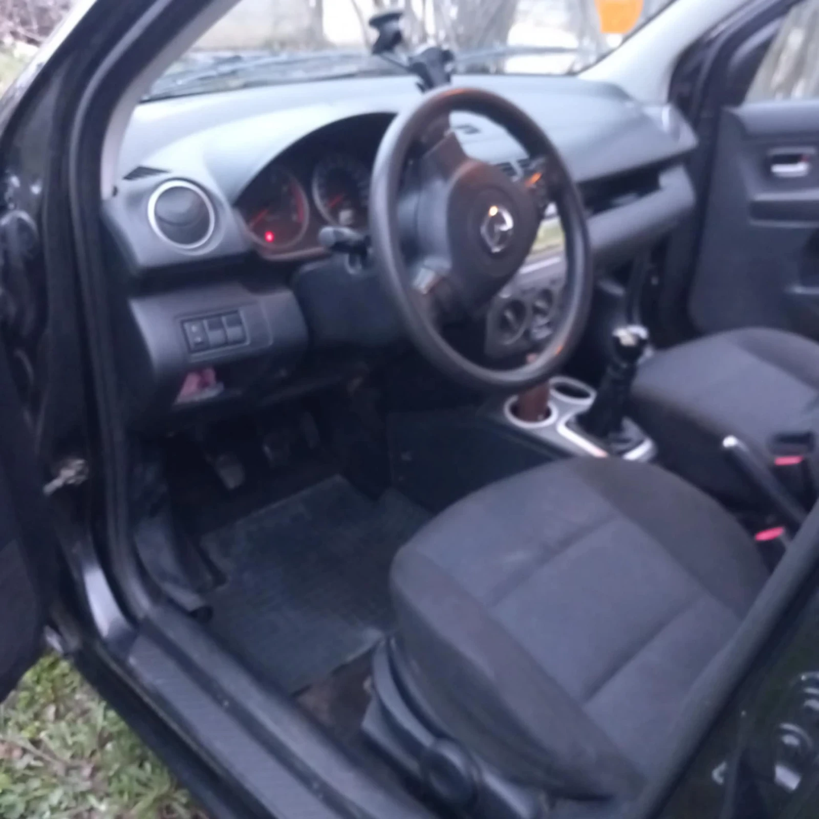 Mazda 2, снимка 5 - Автомобили и джипове - 54291001