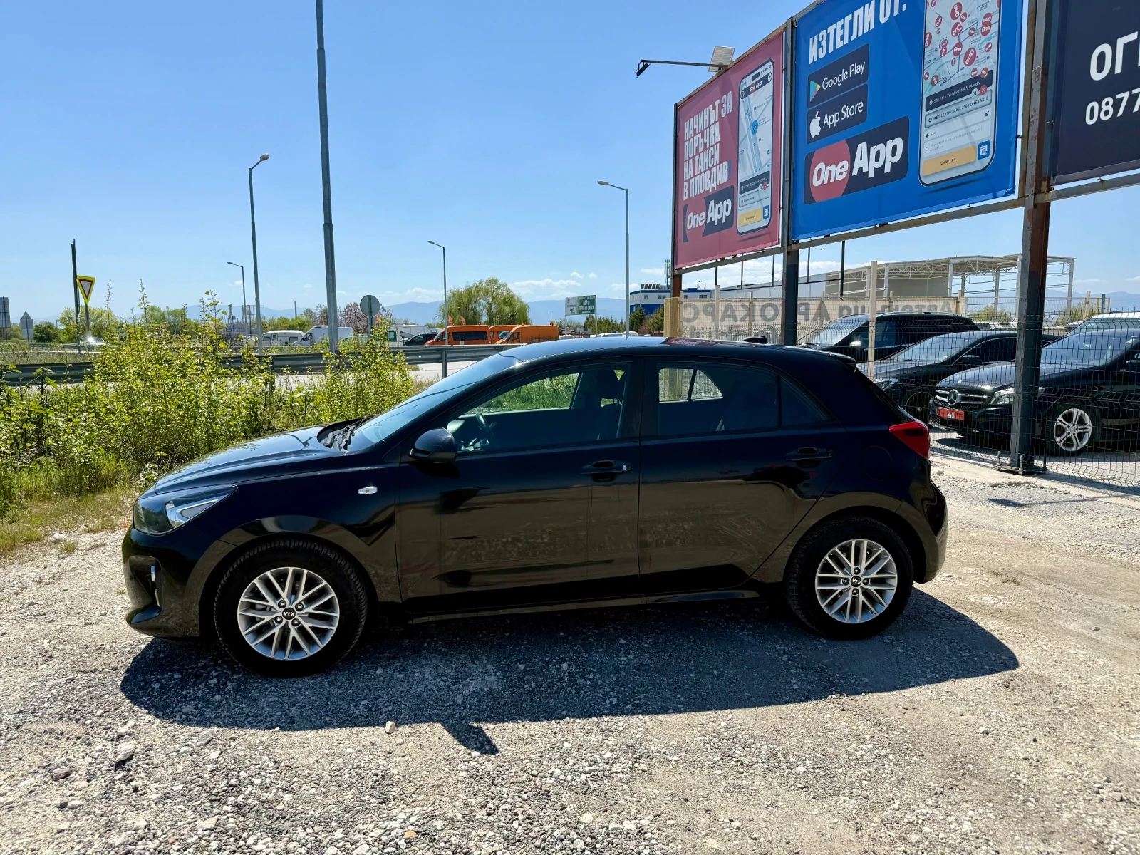 Kia Rio 1.25MPI, снимка 7 - Автомобили и джипове - 54310405