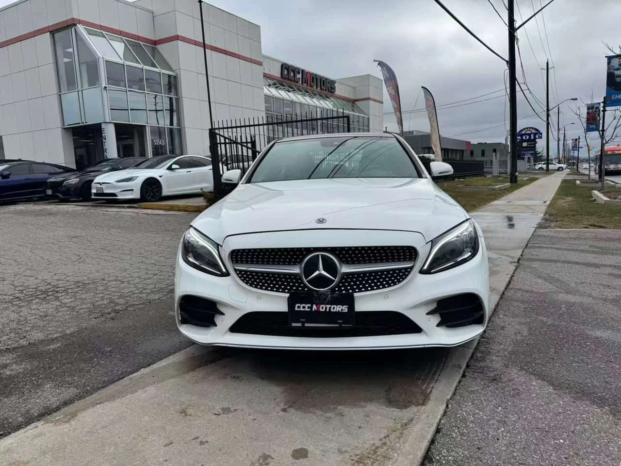 Mercedes-Benz C 300 PANO| 360 КАМЕРИ| 2 КЛЮЧА| CARFAX, снимка 2 - Автомобили и джипове - 54387607