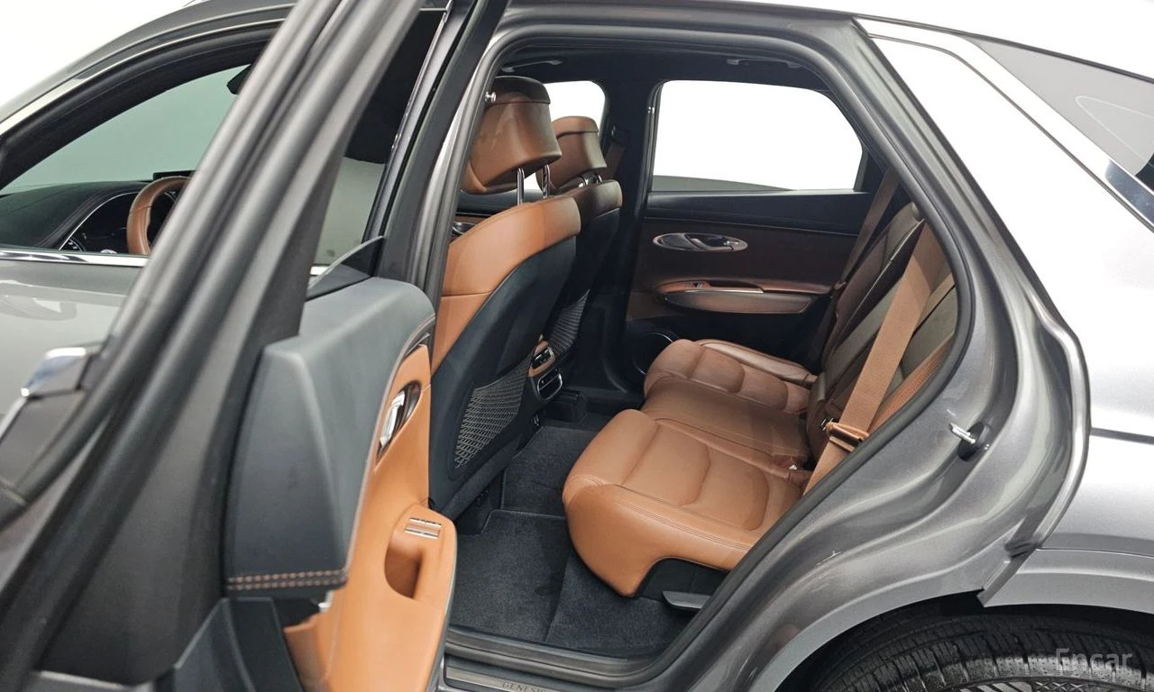 Genesis GV70 2.5T AWD* DISTRONIC* ПОДГРЕВ* ОБДУХВАНЕ* PANORAMA*, снимка 17 - Автомобили и джипове - 54878848