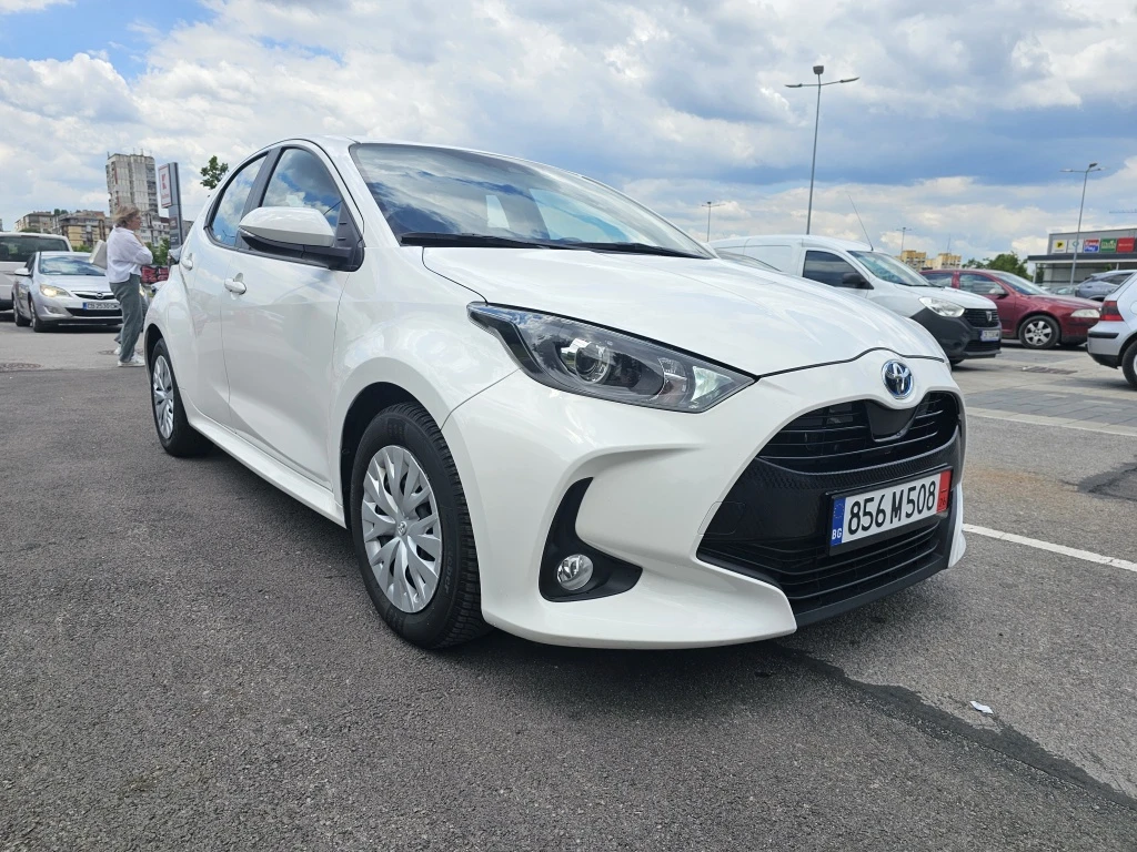 Toyota Yaris 1.5 Hybrid, снимка 7 - Автомобили и джипове - 54969529