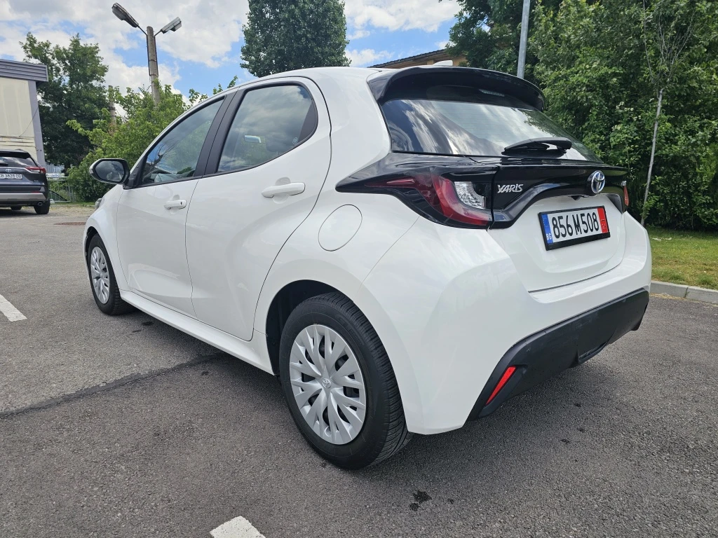 Toyota Yaris 1.5 Hybrid, снимка 3 - Автомобили и джипове - 54969529