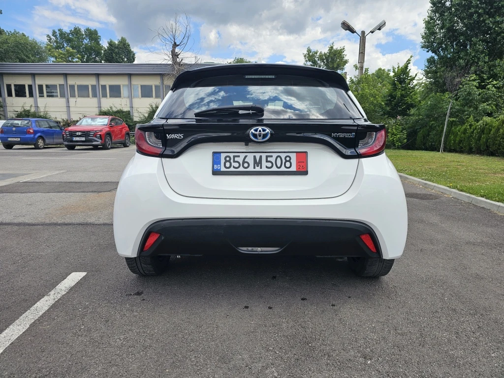 Toyota Yaris 1.5 Hybrid, снимка 4 - Автомобили и джипове - 54969529