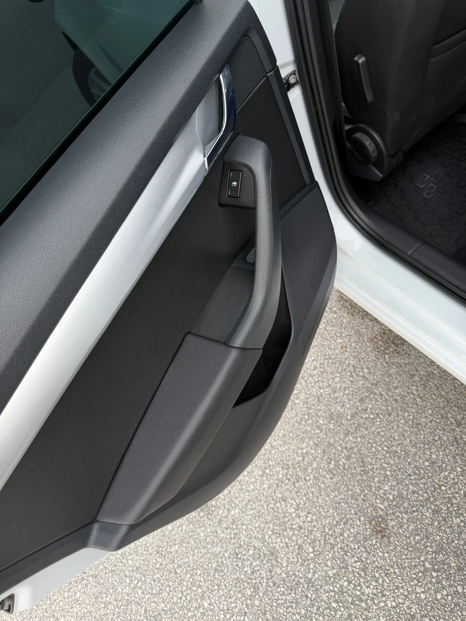 Skoda Octavia, снимка 8 - Автомобили и джипове - 55038070