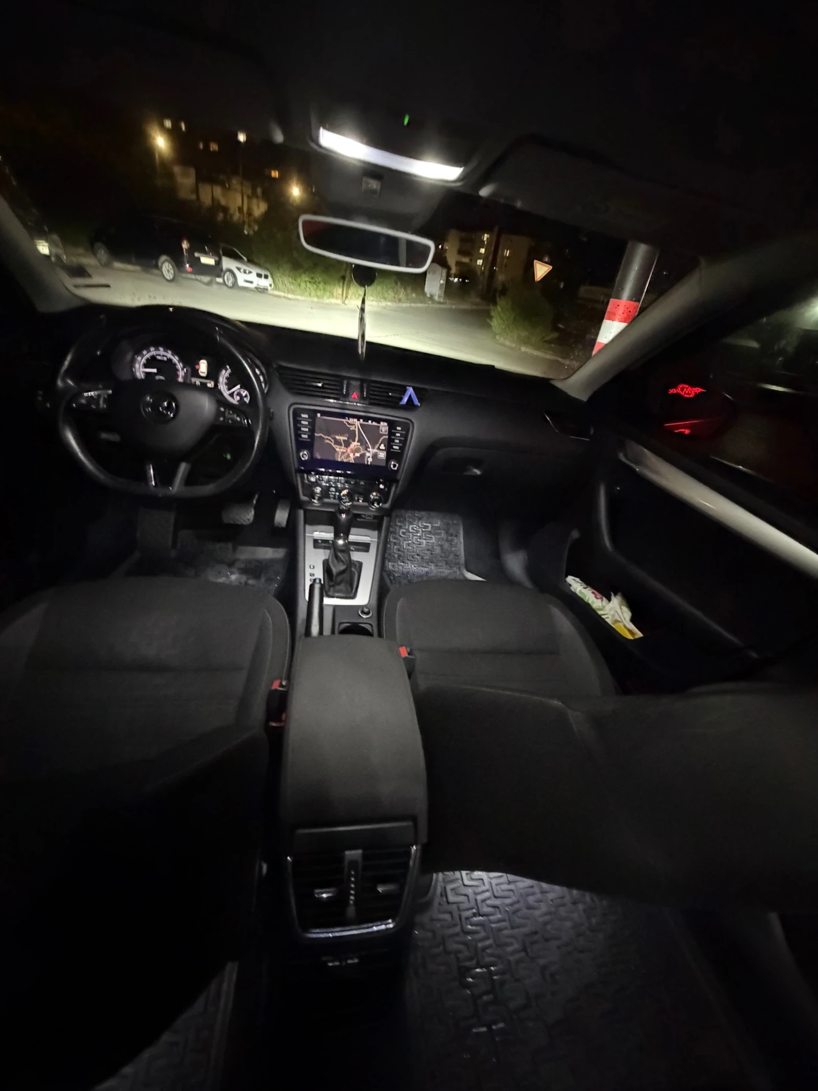 Skoda Octavia, снимка 14 - Автомобили и джипове - 55038070