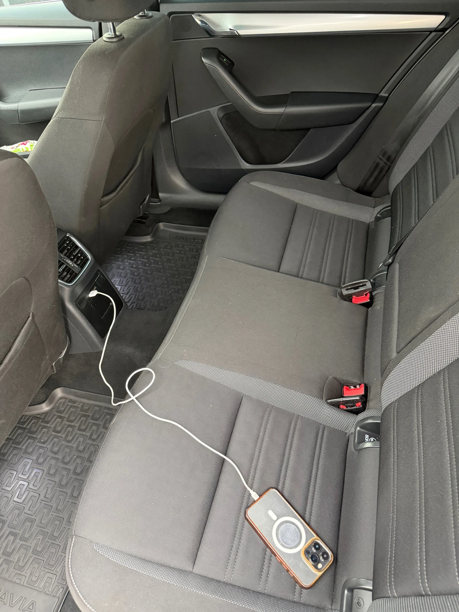 Skoda Octavia, снимка 12 - Автомобили и джипове - 55038070