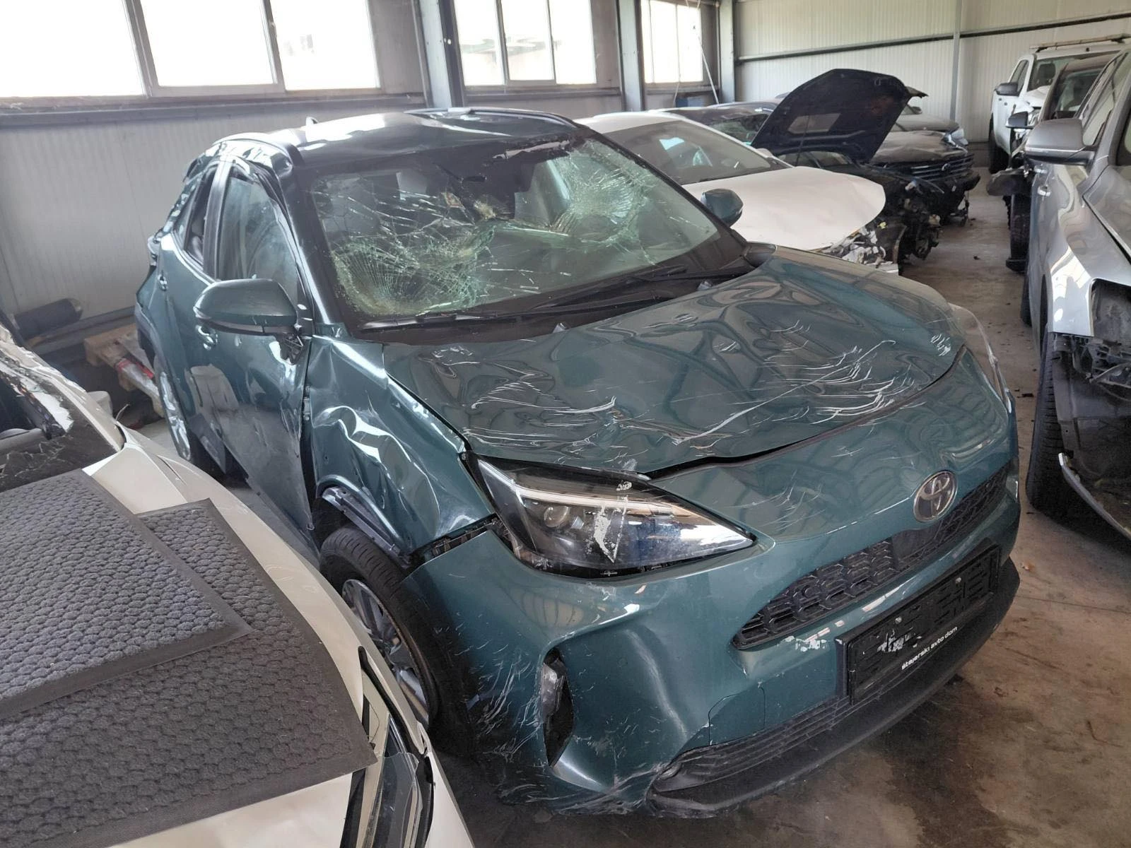 Toyota Yaris Cross 1.5HYBRID 8500km, снимка 2 - Автомобили и джипове - 55094036
