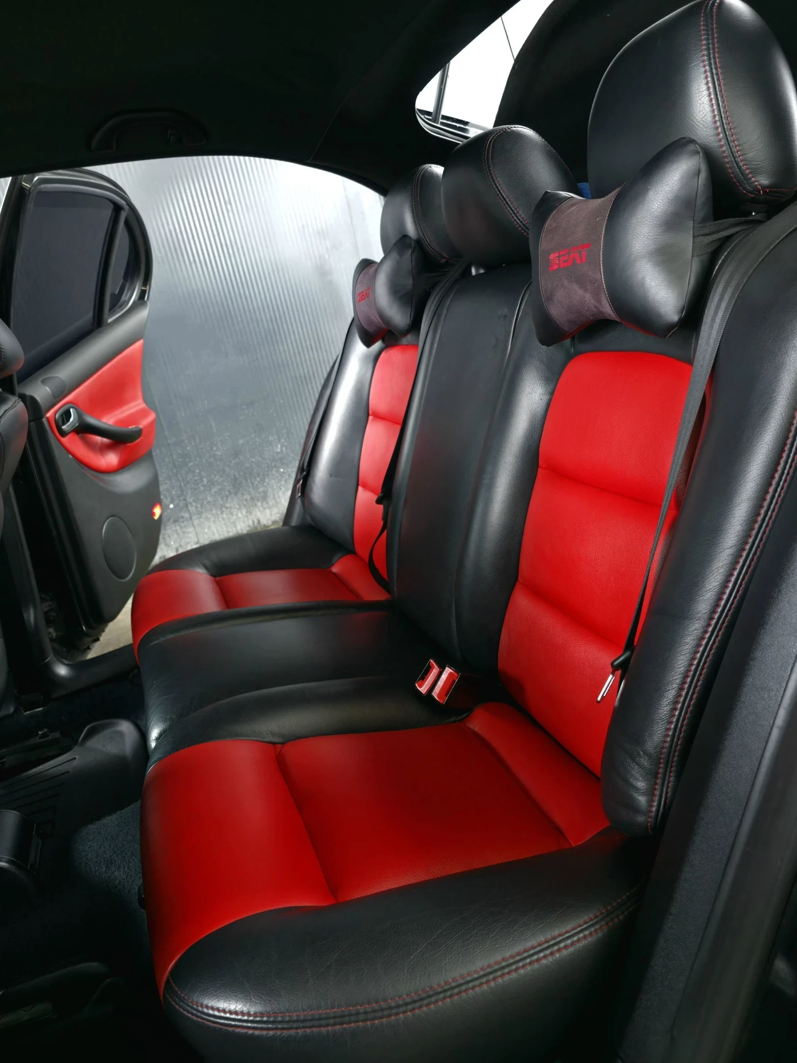 Seat Leon Seat Leon Cupra R Suizacopa, снимка 16 - Автомобили и джипове - 55182557