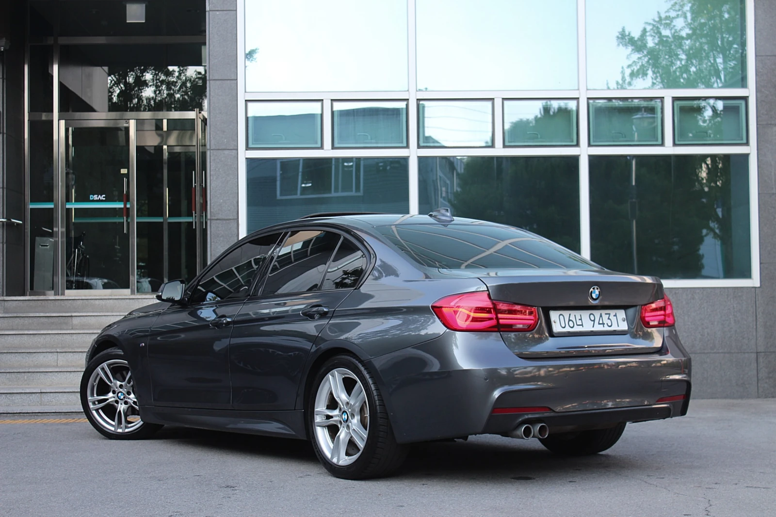BMW 330 i M sport | Mobile.bg � ����������� 5