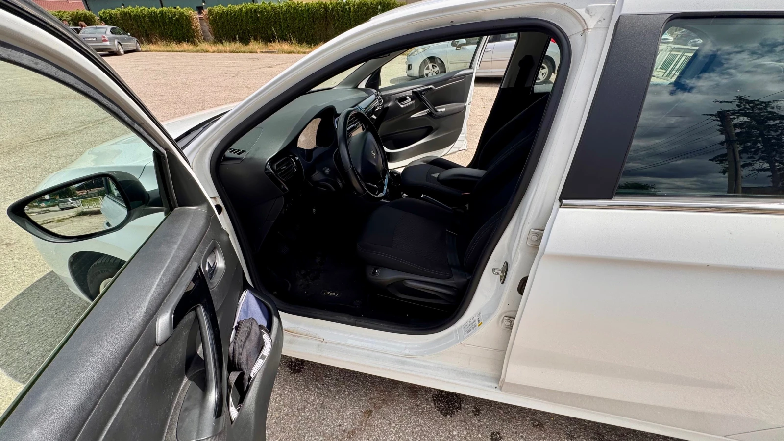 Peugeot 301 Allure 1.6 BlueHDi 100, снимка 9 - Автомобили и джипове - 55382963