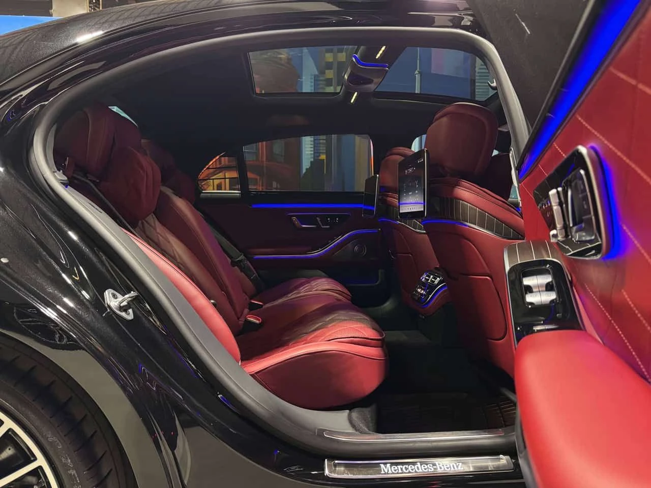 Mercedes-Benz S 580 | PREM REAR+ | NIGHT PKG | REAR ENT | HUD * , снимка 13 - Автомобили и джипове - 55492572